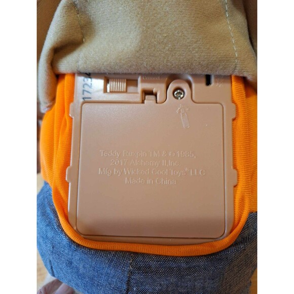 Teddy Ruxpin 2017 Animated Storytelling Bear Bluetooth LCD Eyes Tested Works - Picture 7 of 11